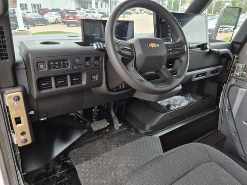 Used 2025 Chevrolet Brightdrop 600 AWD/4WD image 15