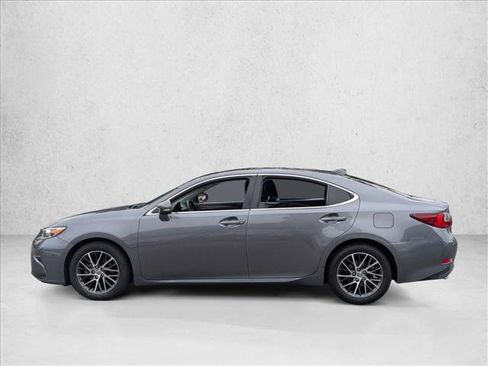 Used 2016 Lexus ES 350 w/ Luxury Package w/Wood Trim FWD image 9