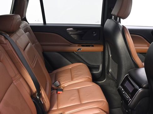 Used 2023 Lincoln Aviator Reserve w/ Elements Package Plus AWD/4WD image 15