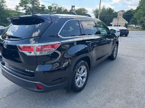 Used 2015 Toyota Highlander XLE AWD/4WD image 4