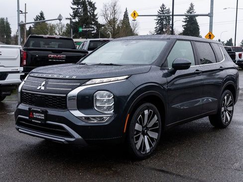 New 2026 Mitsubishi Outlander SE AWD/4WD image 3