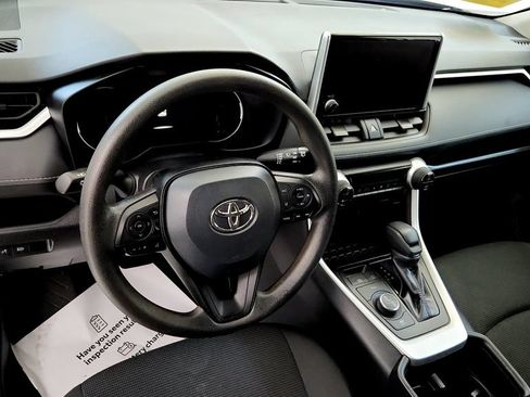 Used 2025 Toyota RAV4 LE AWD/4WD image 24