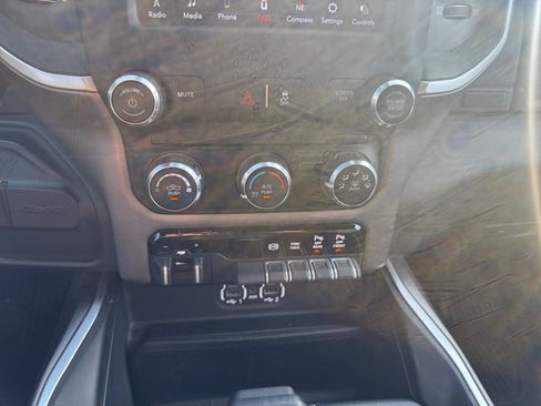 Used 2020 RAM 2500 Big Horn w/ Night Edition AWD/4WD image 27