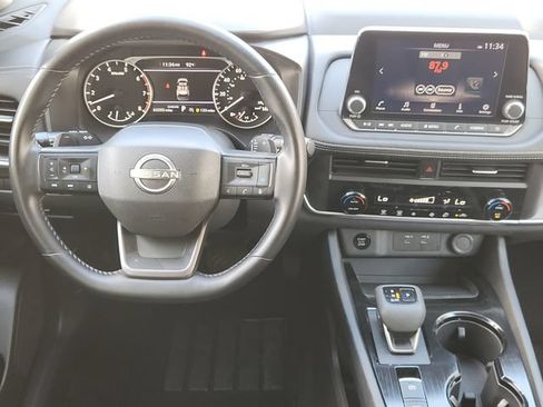 Used 2025 Nissan Rogue SV FWD image 25