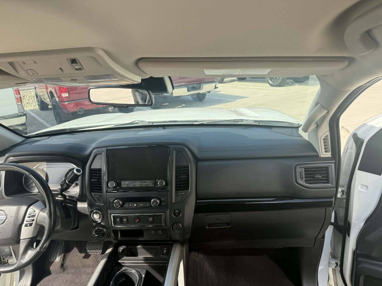 Used 2022 Nissan Titan SV AWD/4WD image 14
