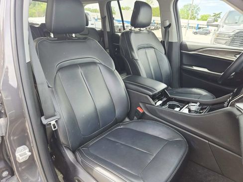Used 2022 Jeep Grand Cherokee Limited AWD/4WD image 16