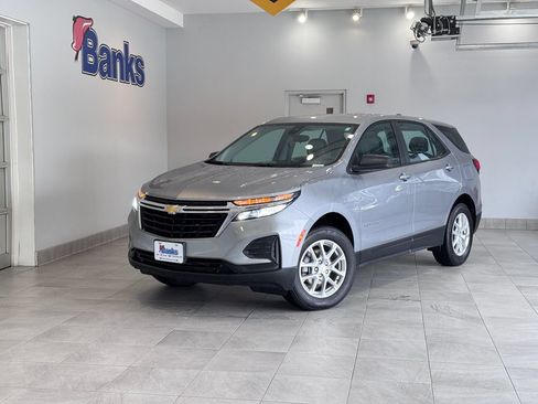 Certified 2024 Chevrolet Equinox LS w/ Driver Confidence II Package AWD/4WD image 2