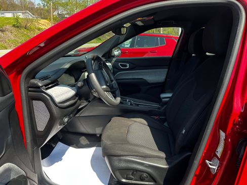 Used 2023 Jeep Compass Sport AWD/4WD image 32