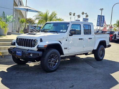 New 2026 Jeep Gladiator Sport AWD/4WD image 3