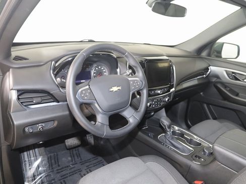 Used 2023 Chevrolet Traverse LT image 24