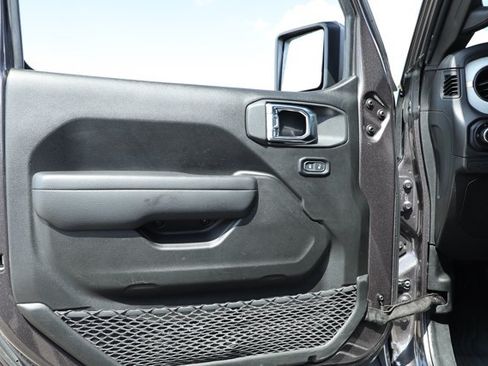 Used 2025 Jeep Wrangler Sport AWD/4WD image 20