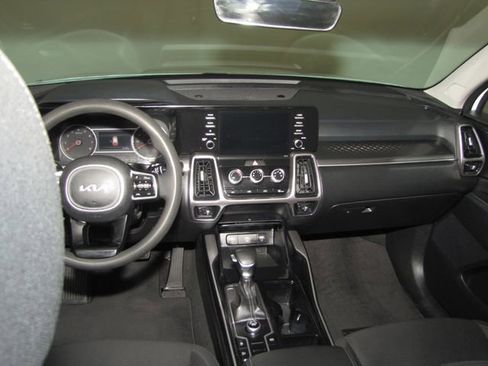 Used 2023 Kia Sorento LX FWD image 14