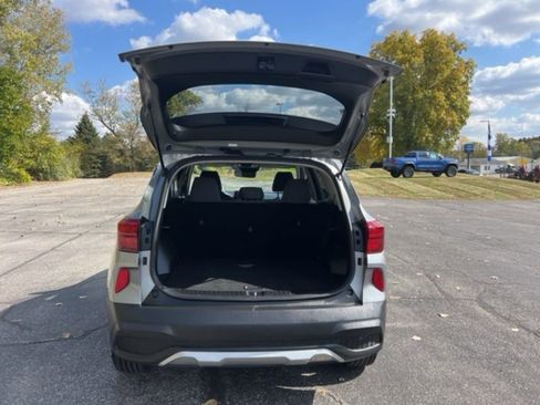 Used 2023 Kia Seltos LX image 16