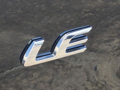 Used 2026 Toyota Corolla Cross LE FWD image 11