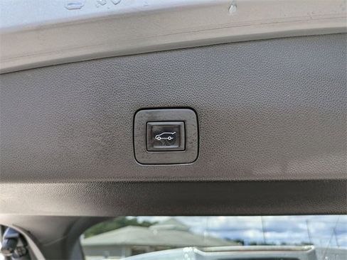 Used 2022 Buick Encore GX Essence w/ Advanced Technology Package image 21