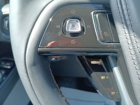 Used 2025 Lincoln Aviator Reserve w/ Equipment Group 201A AWD/4WD image 4