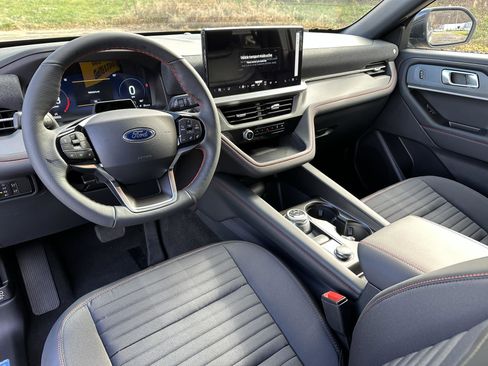 New 2026 Ford Explorer ST-Line w/ ST-Line Street Pack image 30