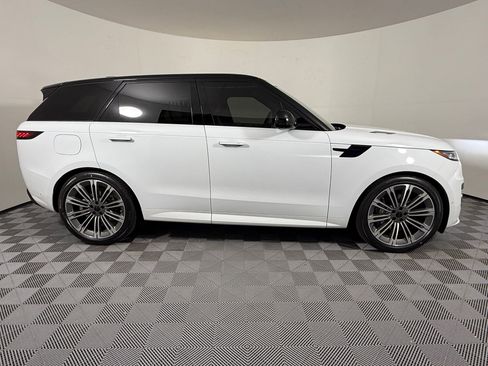 New 2026 Land Rover Range Rover Sport Dynamic SE AWD/4WD image 7