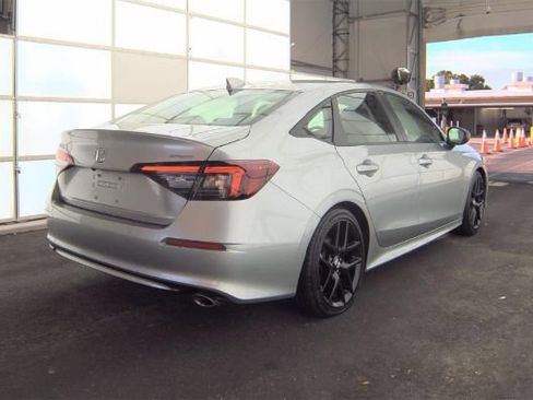 Used 2025 Honda Civic Sport image 4