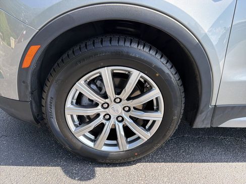 Used 2023 Cadillac XT4 Premium Luxury w/ Enhanced Visibility Package FWD image 11