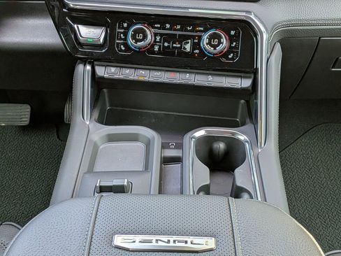 New 2026 GMC Sierra 2500 Denali w/ Denali Reserve Package image 19