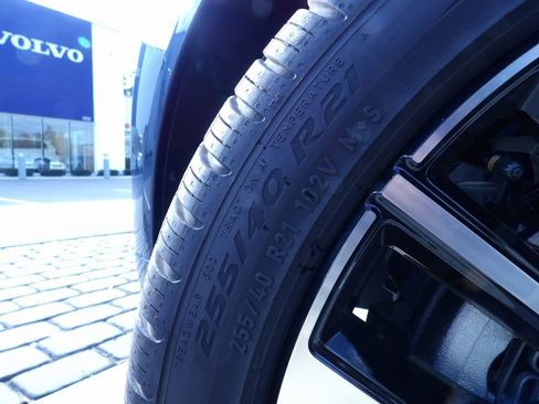 New 2026 Volvo XC60 B5 Ultra w/ Protection Package Premier image 29