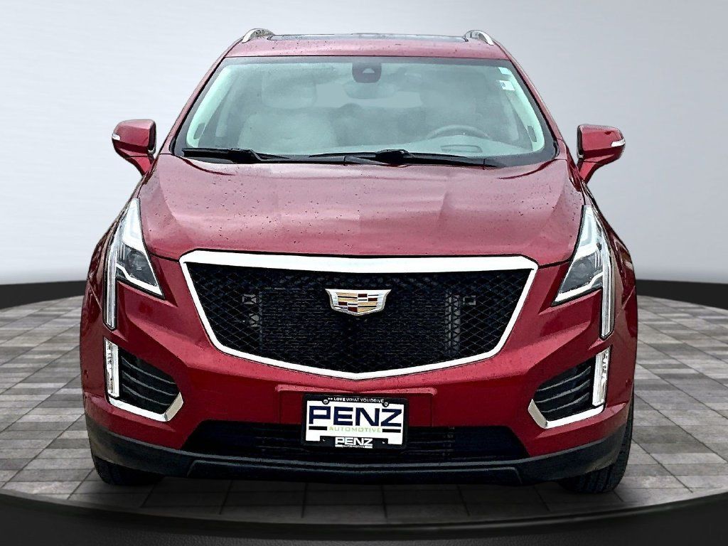 Used 2023 Cadillac XT5 Premium Luxury w/ Technology Package FWD image 2