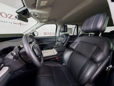 New 2026 Lincoln Navigator Premiere AWD/4WD image 22