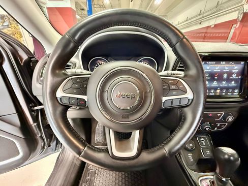 Used 2019 Jeep Compass Latitude AWD/4WD image 25
