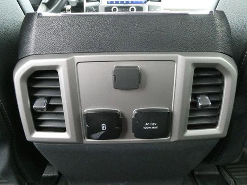 Certified 2022 Ford F350 Lariat w/ Chrome Package image 19