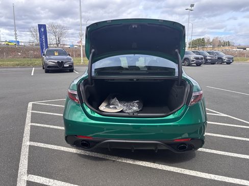 Certified 2025 Alfa Romeo Giulia AWD w/ Driving Assist Package image 31