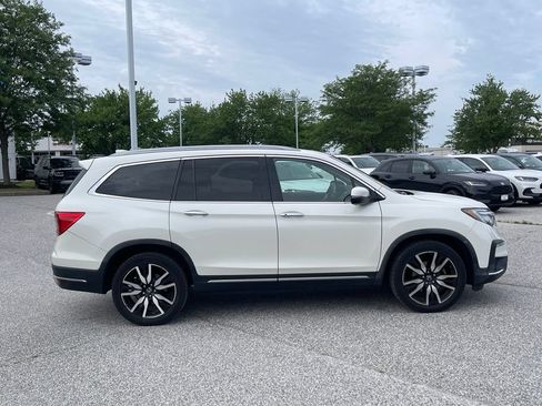 Used 2019 Honda Pilot Touring image 3