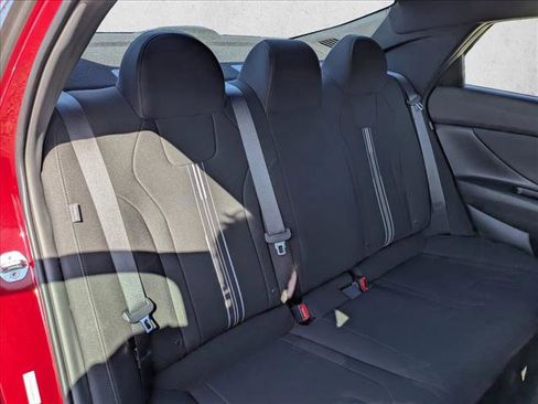 Certified 2025 Hyundai Elantra Sport FWD image 18