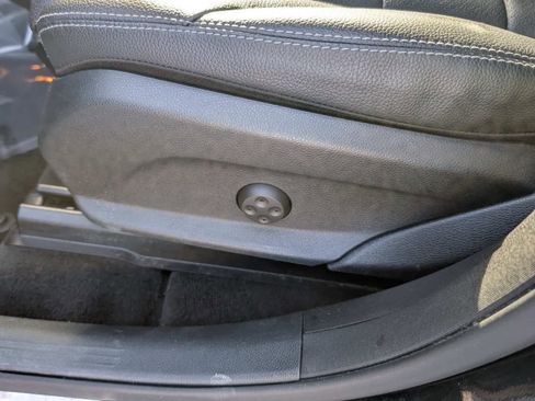 Used 2021 Mercedes-Benz GLC 300 4MATIC image 21