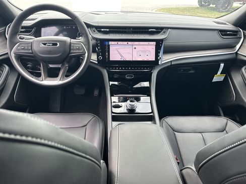 New 2026 Jeep Grand Cherokee L Limited AWD/4WD image 15