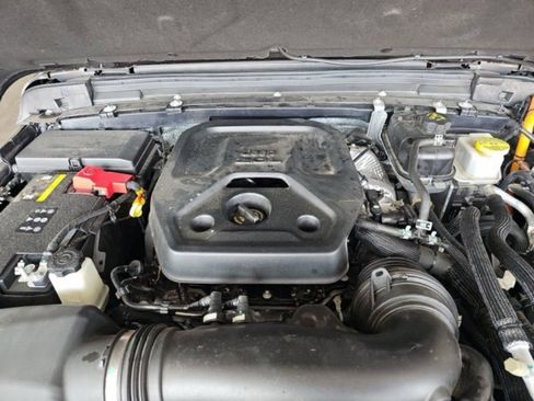 Used 2024 Jeep Wrangler Unlimited AWD/4WD image 18