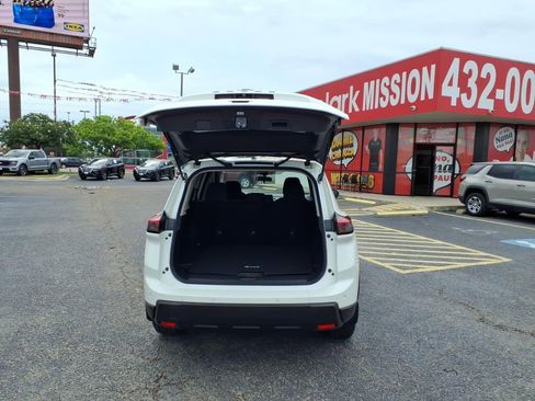 Used 2025 Nissan Rogue S FWD image 20