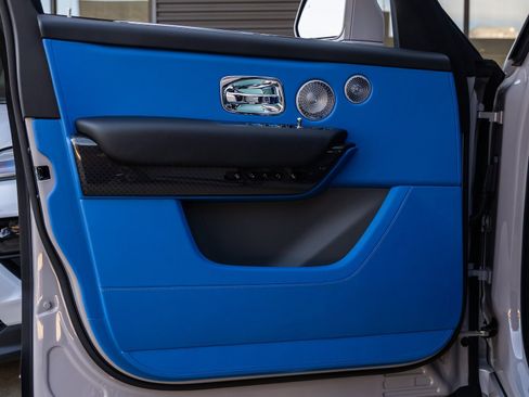 New 2026 Rolls-Royce Cullinan Black Badge image 25