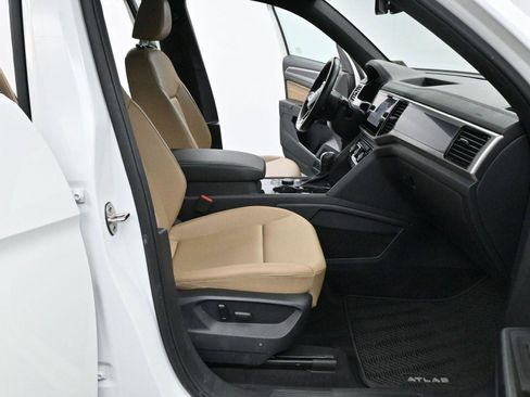 Used 2020 Volkswagen Atlas Cross Sport SEL image 34