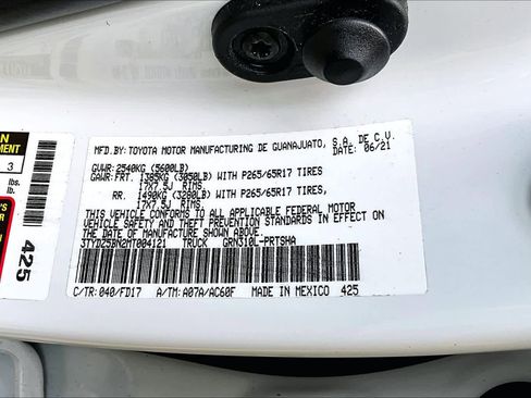Certified 2021 Toyota Tacoma TRD Sport AWD/4WD image 33