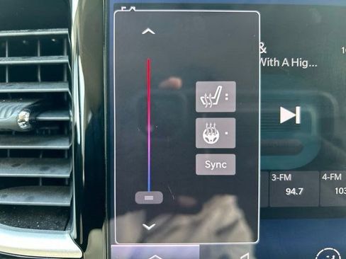 Used 2023 Chrysler Pacifica Touring-L FWD image 24