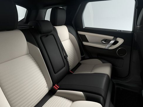 New 2026 Land Rover Discovery Sport Landmark AWD/4WD image 7