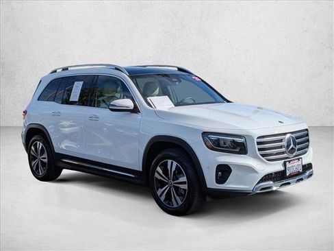 Certified 2025 Mercedes-Benz GLB 250 image 3
