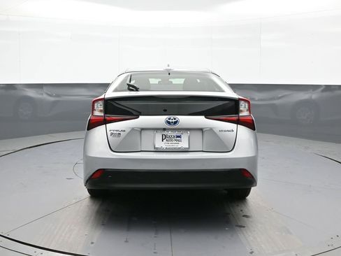 Certified 2022 Toyota Prius LE image 7