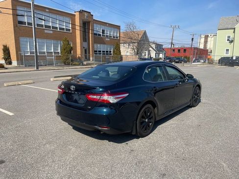 Used 2018 Toyota Camry LE w/ Convenience Package image 5
