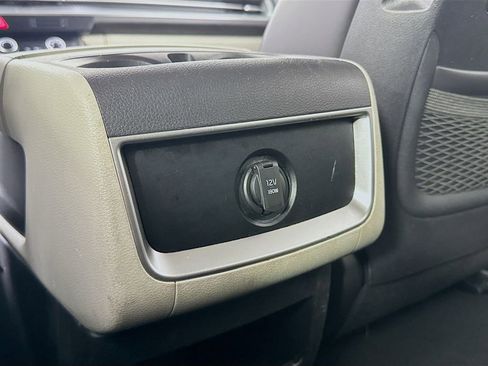 Used 2022 Kia Carnival LX FWD image 28