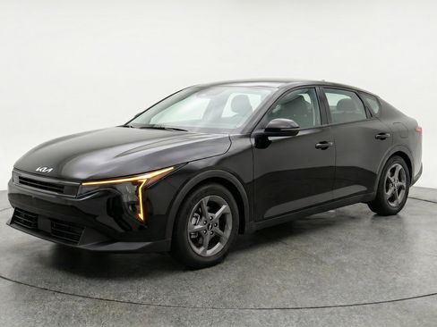 Used 2025 Kia K4 FWD image 3
