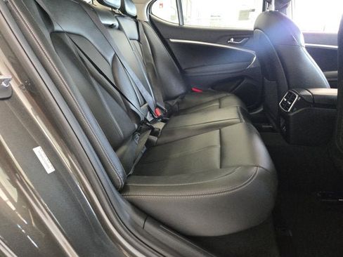 Used 2026 Genesis G70 2.5T AWD/4WD image 6