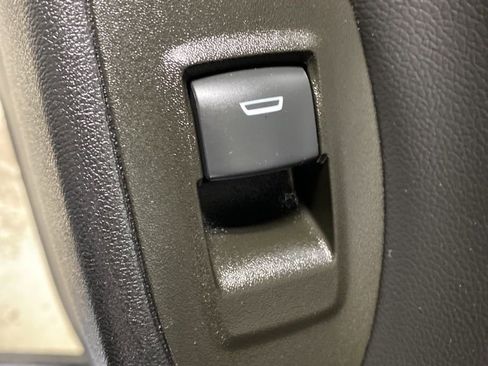 Used 2023 Chevrolet Equinox LT image 27