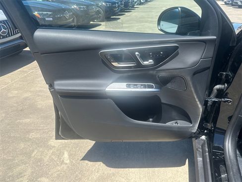 Certified 2025 Mercedes-Benz GLC 300 image 11